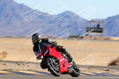 media/Jan-08-2022-SoCal Trackdays (Sat) [[1ec2777125]]/Turn 4 (1145am)/